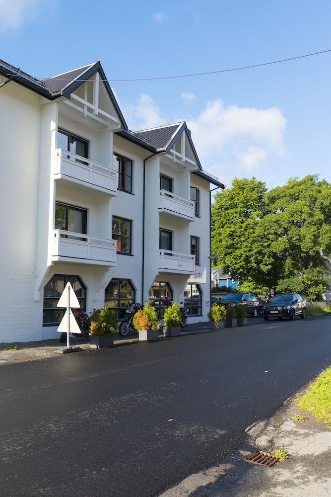 Fast Hotel Lofoten Svolvær Buitenkant foto